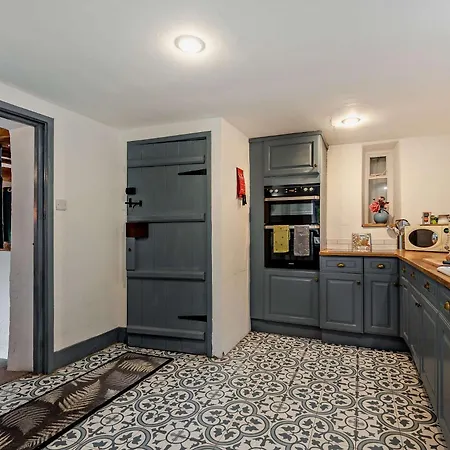 2 Bed In 94582 Holiday home Brigsteer